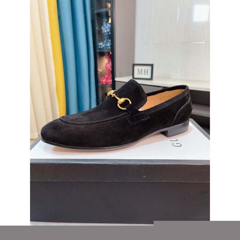 G*u*i leather shoes